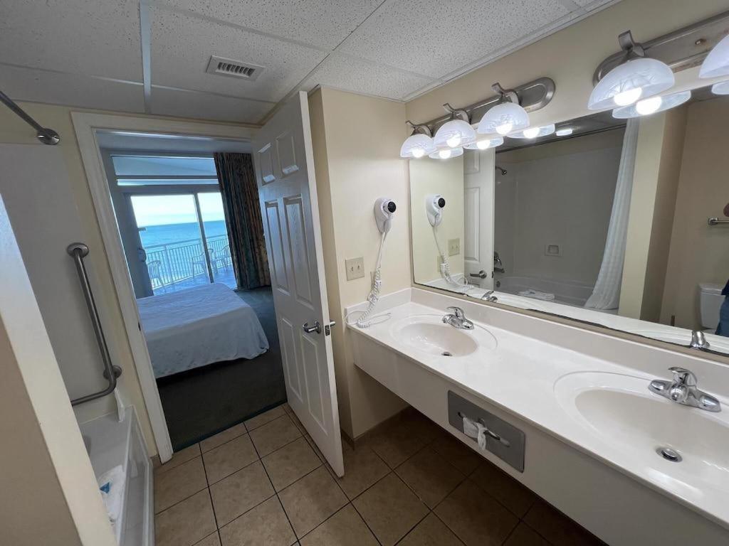 マートルビーチ 2501 S Ocean Blvd, 0831 - Ocean View Sleeps 8ヴィラ エクステリア 写真